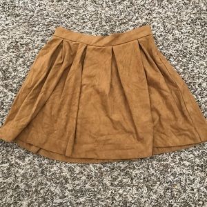 Brown short skirt